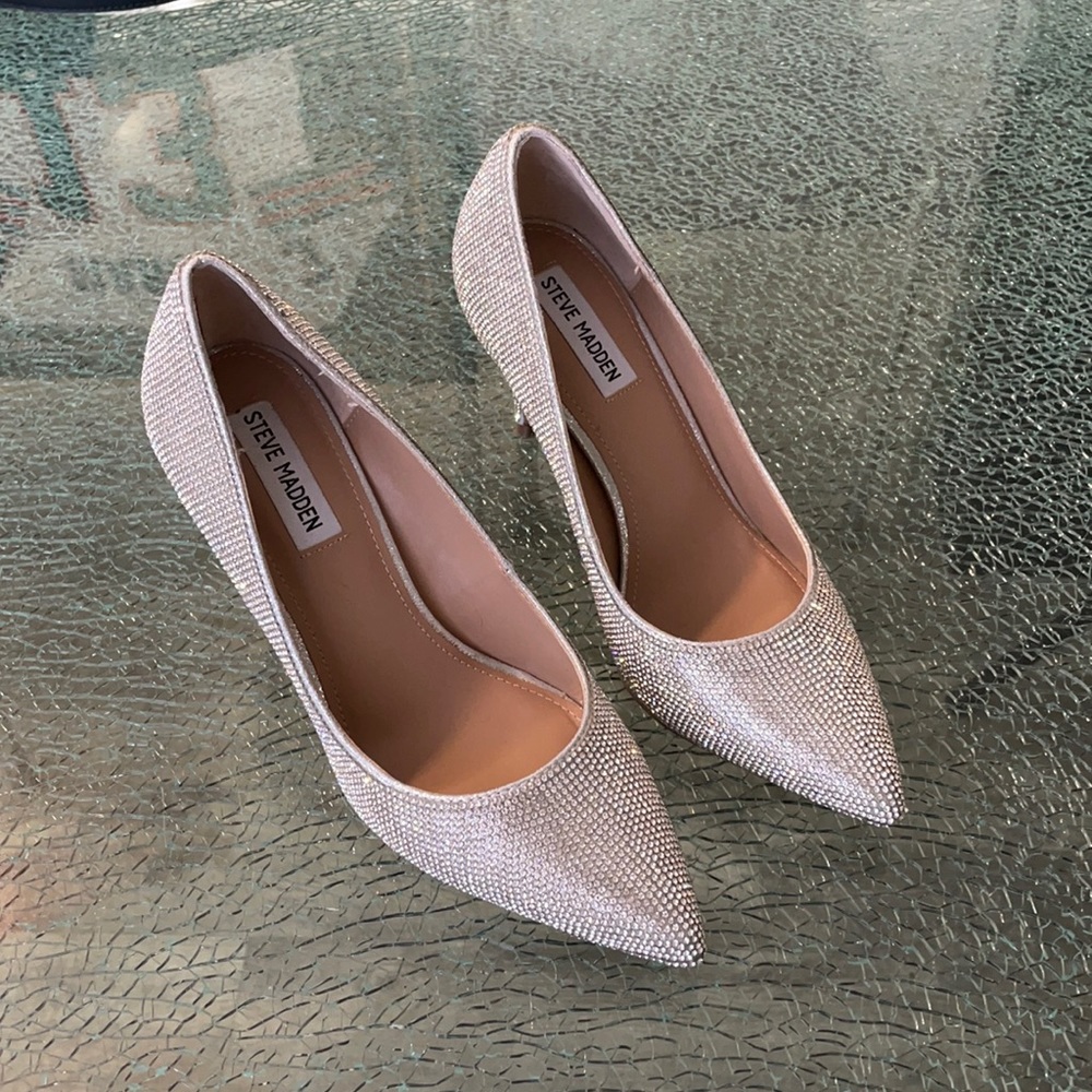 Size 8 Steve Madden Attract Rhinestone Heel - Picture 2 of 11